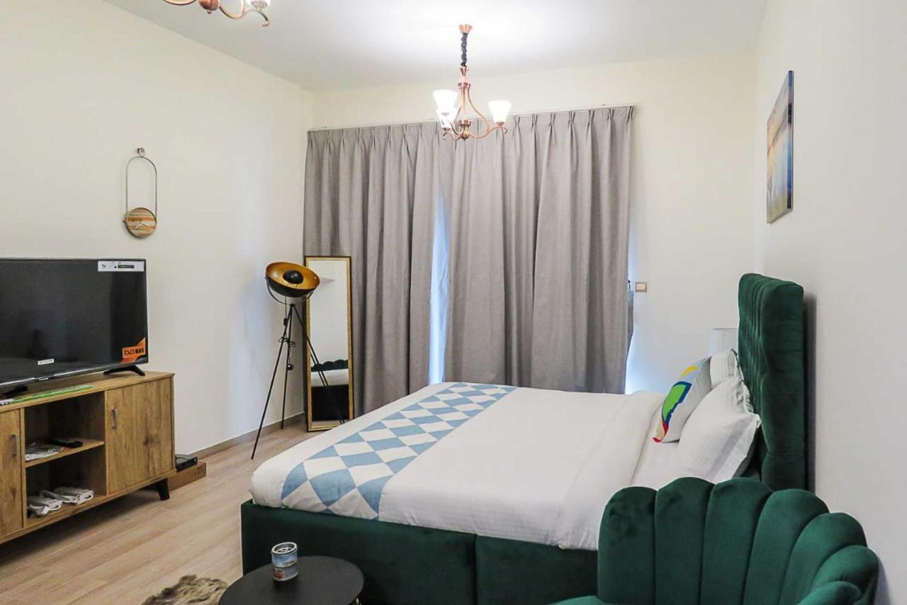 Oyo 860 Studio Apartment, Maya Tower 4, Jumeirah Village Triangle 두바이 외부 사진