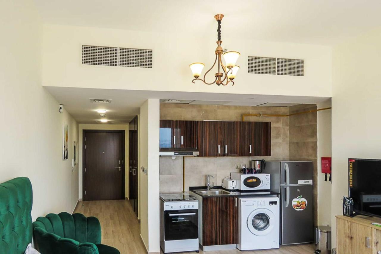 Oyo 860 Studio Apartment, Maya Tower 4, Jumeirah Village Triangle 두바이 외부 사진